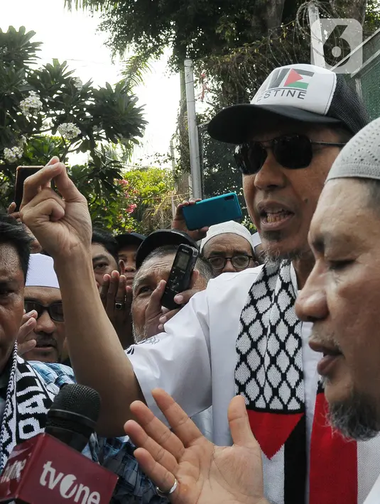 Vonis kasasi eks petinggi FPI itu lebih ringan daripada putusan banding Pengadilan Tinggi (PT) DKI Jakarta yang menambahkan hukumannya menjadi empat tahun. (merdeka.com/Imam Buhori)