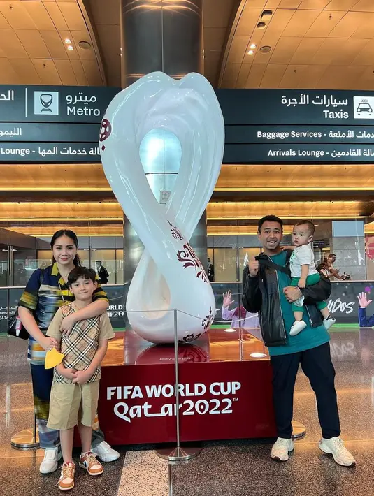 Pasangan seleb Raffi Ahmad dan Nagita terbang ke Qatar untuk menyaksikan Piala Dunia 2022.