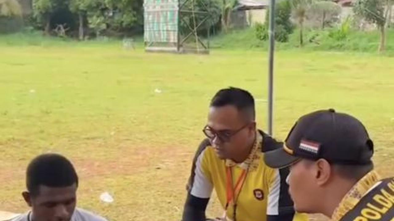 Casis Jalan Kaki 5 Jam untuk Ikut Seleksi Polri<br>
