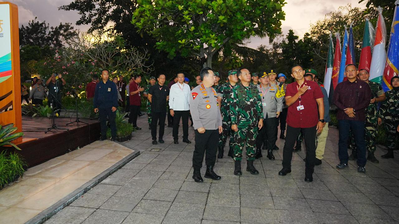 Kapolri Tinjau Pengamanan KTT IAF di Bali