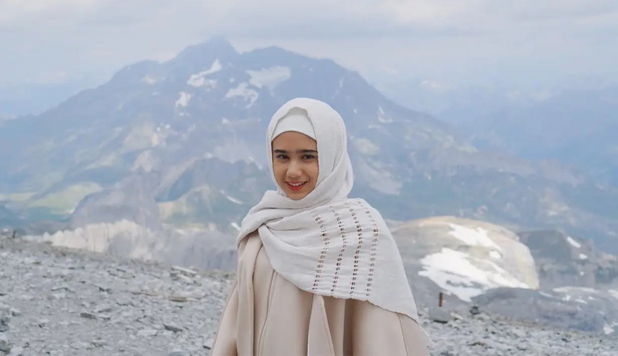 Nama Tissa Biani mulai dikenal publik sejak dirinya berperan di berbagai judul sinetron. Selain itu gadis berusia 17 tahun itu juga beradu akting di berbagai film. (Liputan6.com/IG/tissabiani)