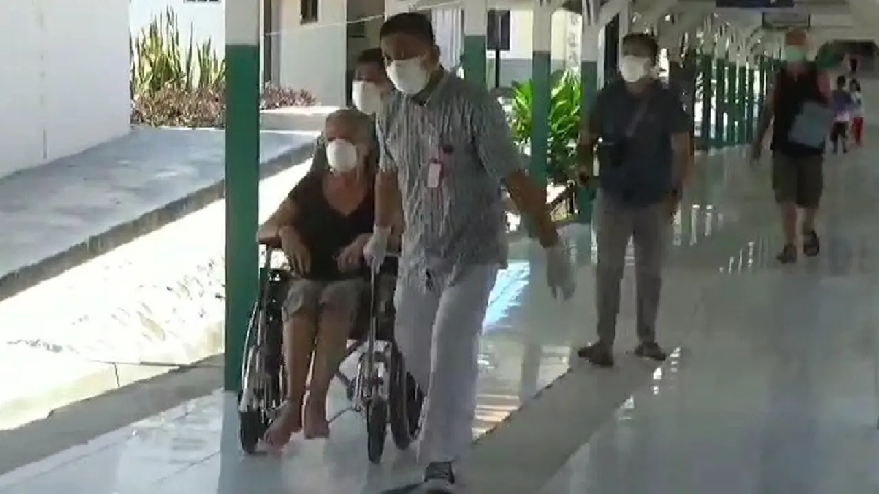 Cristin (71) WNA asal Perancis yang diduga terjangkit virus Corona (Heri Susanto)
