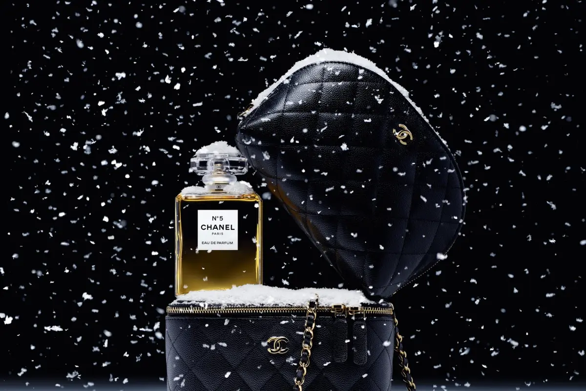 4 Cara Memberikan Hadiah Parfum Chanel No.5 yang Ikonik untuk Akhir Tahun ini