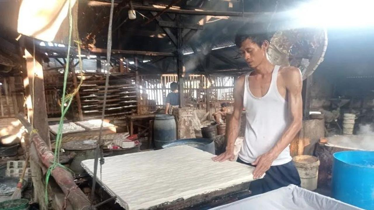 Perajin Tahu Tempe di Lebak Siasati Kenaikan Harga Kedelai dengan Pangkas Ukuran Produk