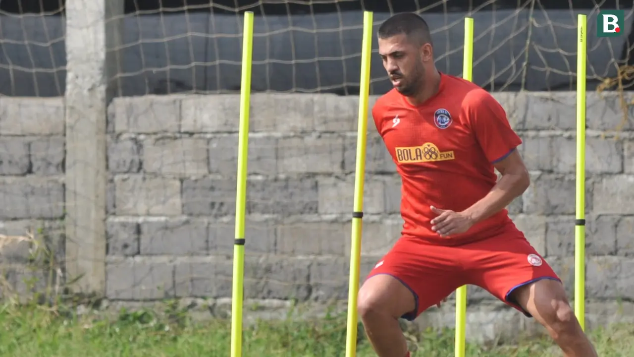 Bek Arema FC, Caio Ruan.
