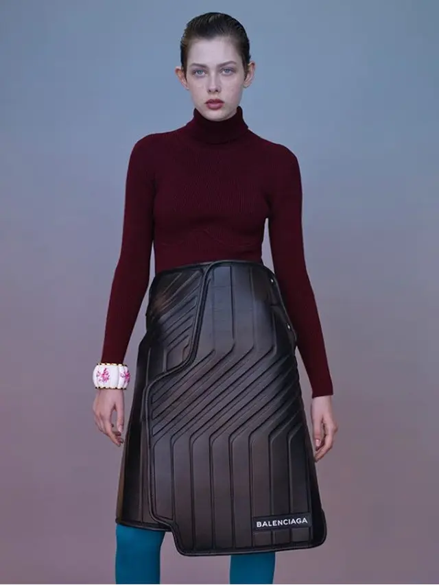Ngakak, 10 Fashion Ini Bikin Kita Malu Buat Memakainya