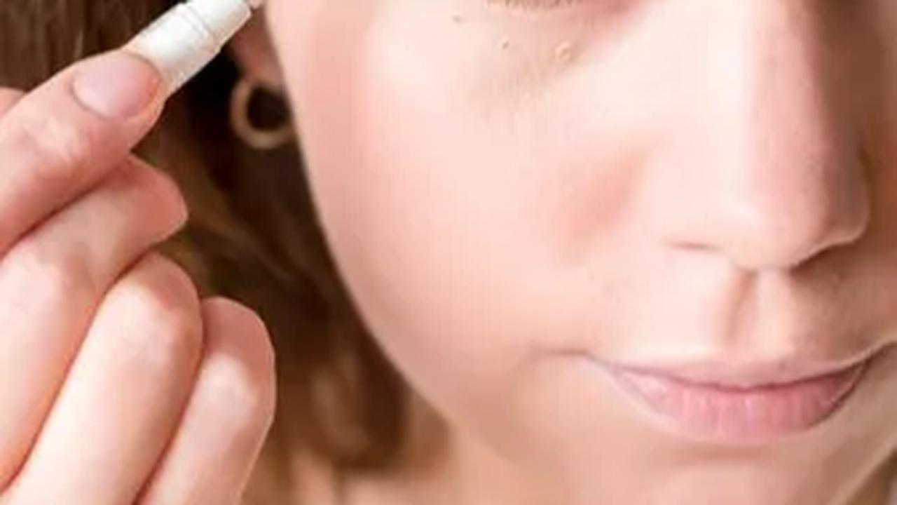 2. Pilih Concealer yang Ringan