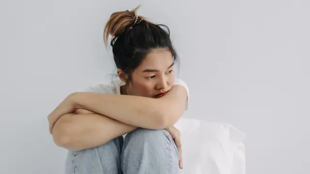 wanita juli makin sering menangis