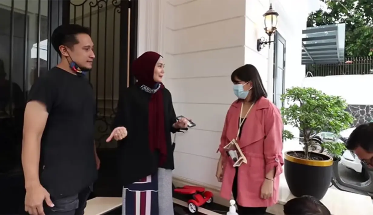 Rumah Arie Untung dan Fenita Arie (Youtube/Keluarga ITIKK)