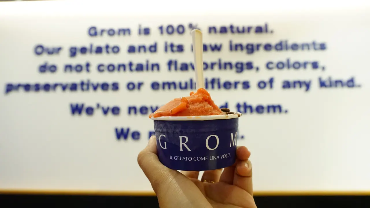 Nikmati Sensasi Makan Gelato dengan Cara Asli dari Italia