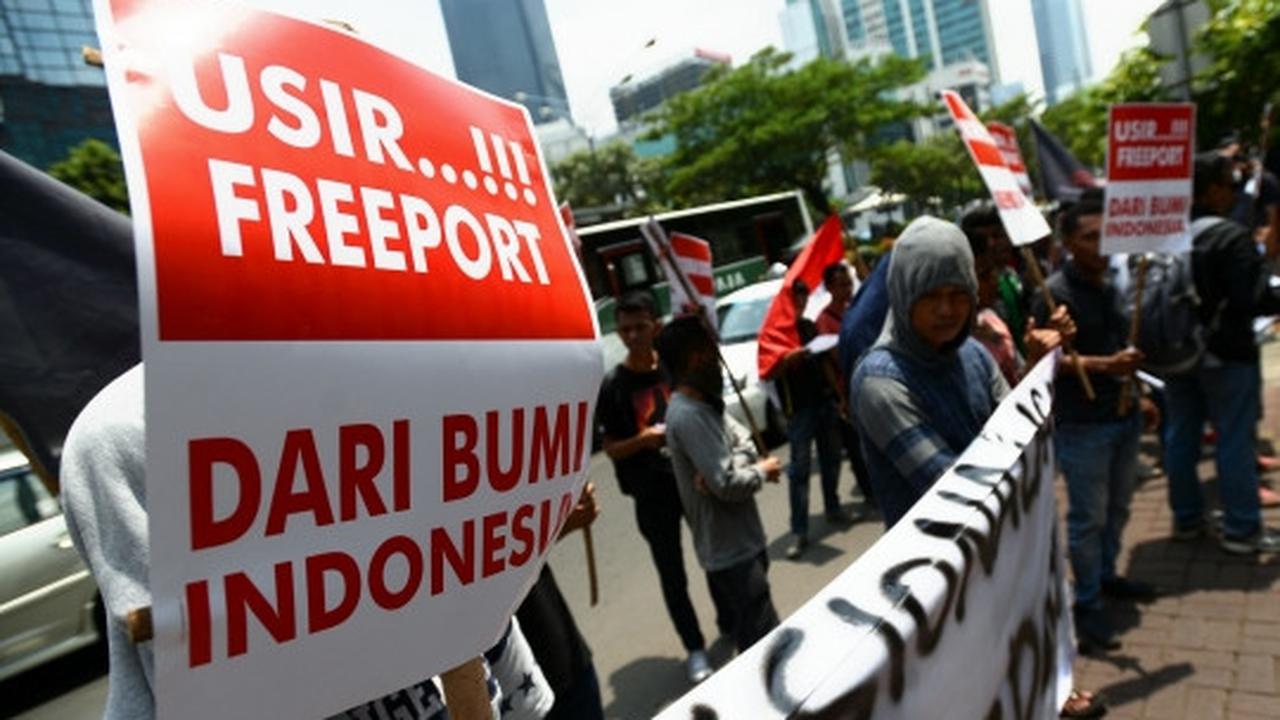 Tuntut nasionalisasi, aktivis geruduk kantor Freeport