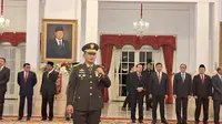 Maruli Simanjuntak dilantik Presiden Jokowi menjadi KSAD di Istana Negara. (Lizsa Egheham/Liputan6.com)