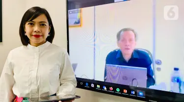 Div. Head of Digital Solution Tower Bersama, Nia Kurnianingsih berinteraksi virtual dengan Plt Direktur Standardisasi Perangkat Pos dan Informatika Kemkominfo Indra Utama dalam Kelas Virtual Konsultasi Bisnis dan Pembukaan IoT Makers Creation 2020, di Jakarta, Rabu (26/8/2020). (Liputan6.com/Pool)