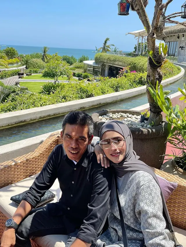 Usai Umumkan Kehamilan, Ini 7 Momen Baby Moon Meggy Wulandari Bersama Suami di Bali