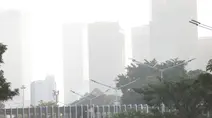 Warga Bermasker Saat Lari di CFD Jakarta