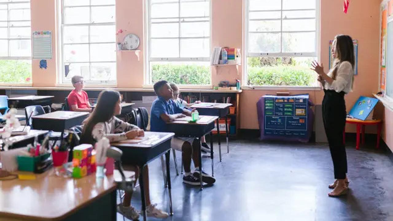 50 Ucapan Selamat HUT PGRI, Cocok untuk Ungkapkan Rasa Sayang dan Terima Kasih pada Guru