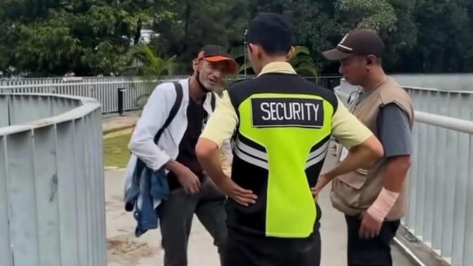 Polisi Cari WNA Yang Pamer Kelamin di Taman Literasi Blok M
