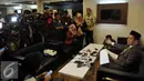 Fahri Hamzah menjawab pertanyaan wartawan saat mengelar jumpa pers terkait proses pengaduannya ke MKD atas tindakan yang dilakukan Petinggi PKS Sohibul iman, Surahman Hidayat dan Hidayat Nur Wahid di Jakarta (29/4). (Liputan6.com/Johan Tallo)