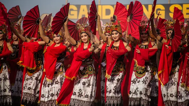 Aksi Penari di Gandrung Sewu Banyuwangi