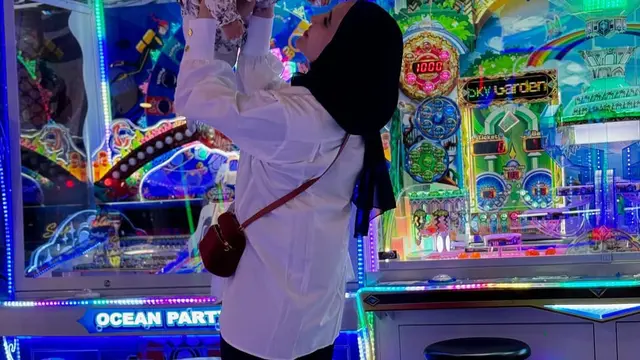 Momen Zaskia Sungkar Akhirnya Ungkap Wajah Baby Humaira ke Publik. (instagram/zaskiasungkar15)