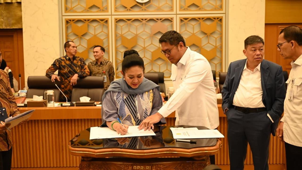 Wamentan Sudaryono saat Raker dengan Komisi IV DPR RI