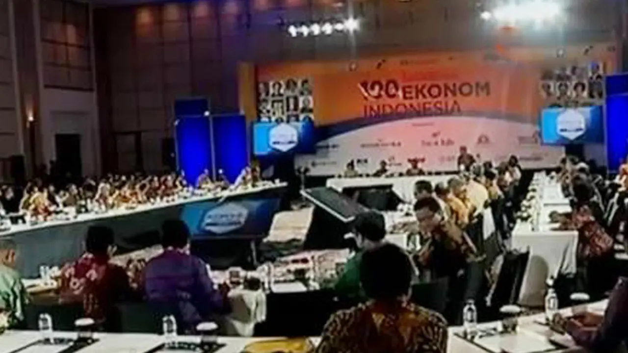 100 Ekonom Indonesia