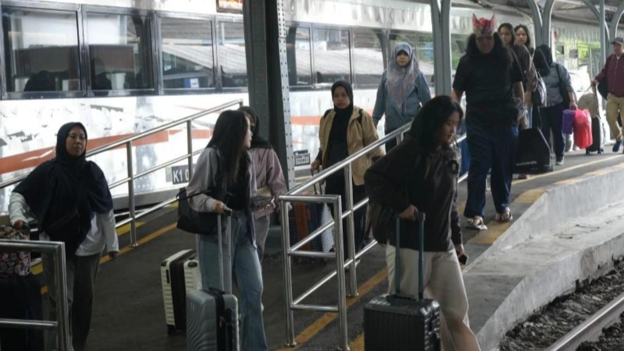 2 KA Anjlok di Pasar Senen, Sejumlah Perjalanan KA Daop 6 Yogyakarta Alami Keterlambatan