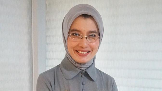 Arzeti Bilbina Himbau Para Artis Selektif Terima Endorse ...