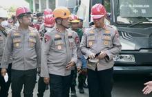 Kapolda Jatim Tinjau Evakuasi Korban Robohnya Bangunan Ponpes Al Khoziny di Sidoarjo