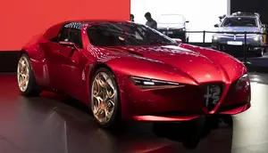 Alfa Romeo Goyang Pameran Paris, Pamer Konsep Cuorerosso