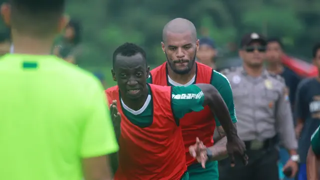 Makan Konate dan David da Silva (Persebaya Surabaya)