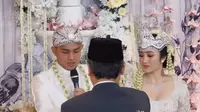 Momen Haru Febby Rastanty Saat Ijab Kabul, Enzy Storia Ikut Antar ke Pelaminan. (Dok: TikTok @rimarlk)