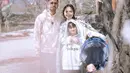 <p>Saat berlibur ke Jepang, Raffi Ahmad, Nagita Slavina, Cipung, dan Rafathar tampil serasi. Keluarga kecil ini menggunakan sweater dengan warna berbeda yang terlihat nyaman dikenakan saat musim dingin. [Instagram/raffinagita1717]</p>