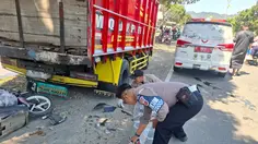 Kecelakaan Maut, Pemotor Tewas Hantam Truk Parkir