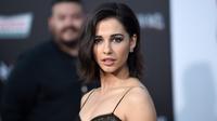 Pemeran Ranger pink, Naomi Scott saat menghadiri gala premier Power Rangers di Los Angeles, California, Rabu (22/3). Naomi Scott tampil cantik dan seksi bergaun hitam. (Photo by Chris Pizzello/Invision/AP)