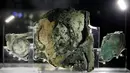 Mekanisme Antikythera saat ditampilkan di Museum Arkeologi Nasional, Athena , Yunani 9 Juni 2016. Benda yang disebut dengan salah satu benda paling misterius dalam dunia sains ini adalah komputer tertua di dunia. (GAMBAR REUTERS / Alkis Konstantinidis)