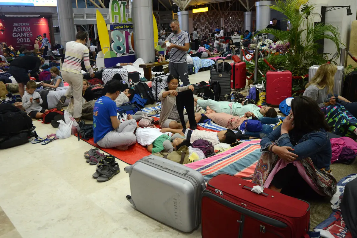 Wisatawan Mancanegara Terlantar di Bandara Lombok