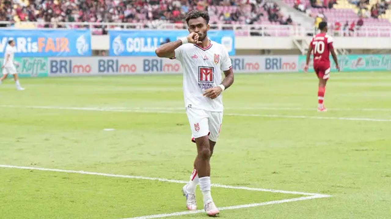 Terinspirasi Boaz Solossa, Yakob Sayuri Punya Cerita Bisa Jadi Pemain Profesional Tak Boleh Lepas dari Ibadah