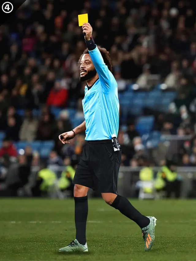 Editan Pesepak Bola Jadi Wasit Ini Bikin Ketawa Geli