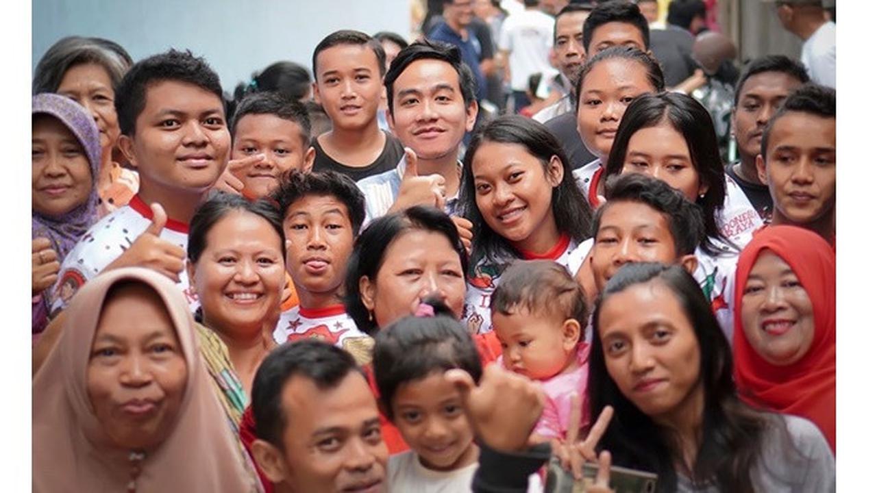 Jadi Calon Wali Kota Solo, Ini 6 Potret Gibran Rakabuming Blusukan ke Masyarakat