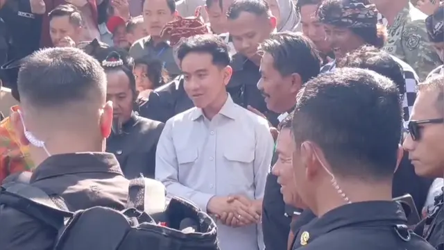 Gibran Datangi Warga Lampung Timur, Sampaikan Permintaan Maaf Jokowi usai Kunjungan Batal