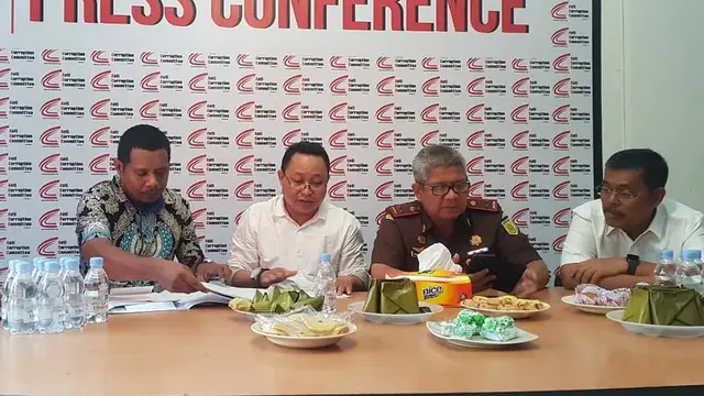 Lembaga Anti Corruption Committee Sulawesi (ACC Sulawesi) meminta Kejari Wajo bertanggung jawab atas hilangnya aset Pemkab Wajo berupa mobil dinas yang telah dipinjam (Liputan6.com/ Eka Hakim)