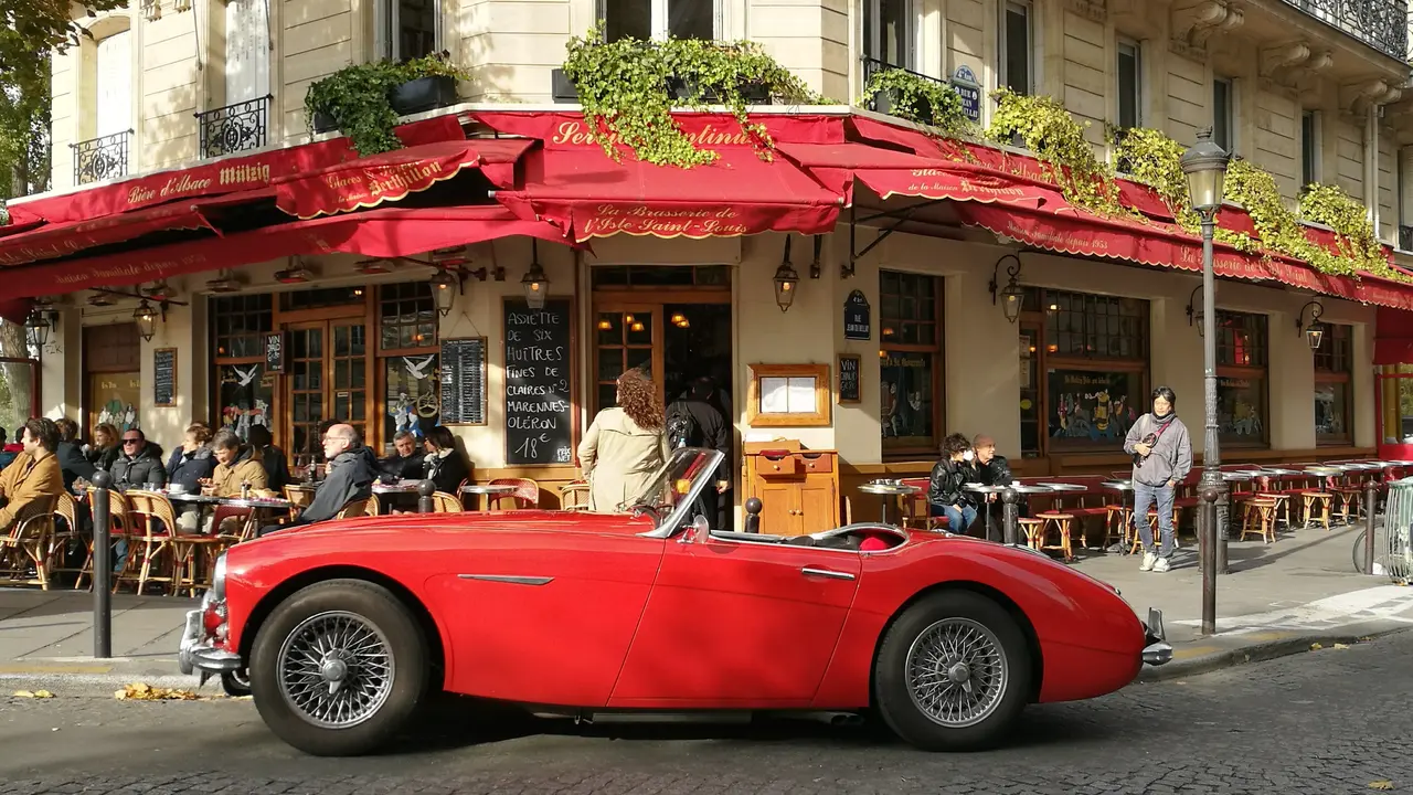 Ilustrasi kafe pedestrian. Photo by Donal Ruane/pexels.com