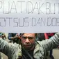 Massa Ikatan Mahasiswa Papua saat berunjuk rasa di depan Kementerian Dalam Negeri, Jakarta, Rabu (24/2/2021). Dalam aksinya mereka mengutuk tindakan elite politik Papua yang mengatasnamakan rakyat Papua untuk mendukung Otonomi Khusus (Otsus). (Liputan6.com/Faizal Fanani)