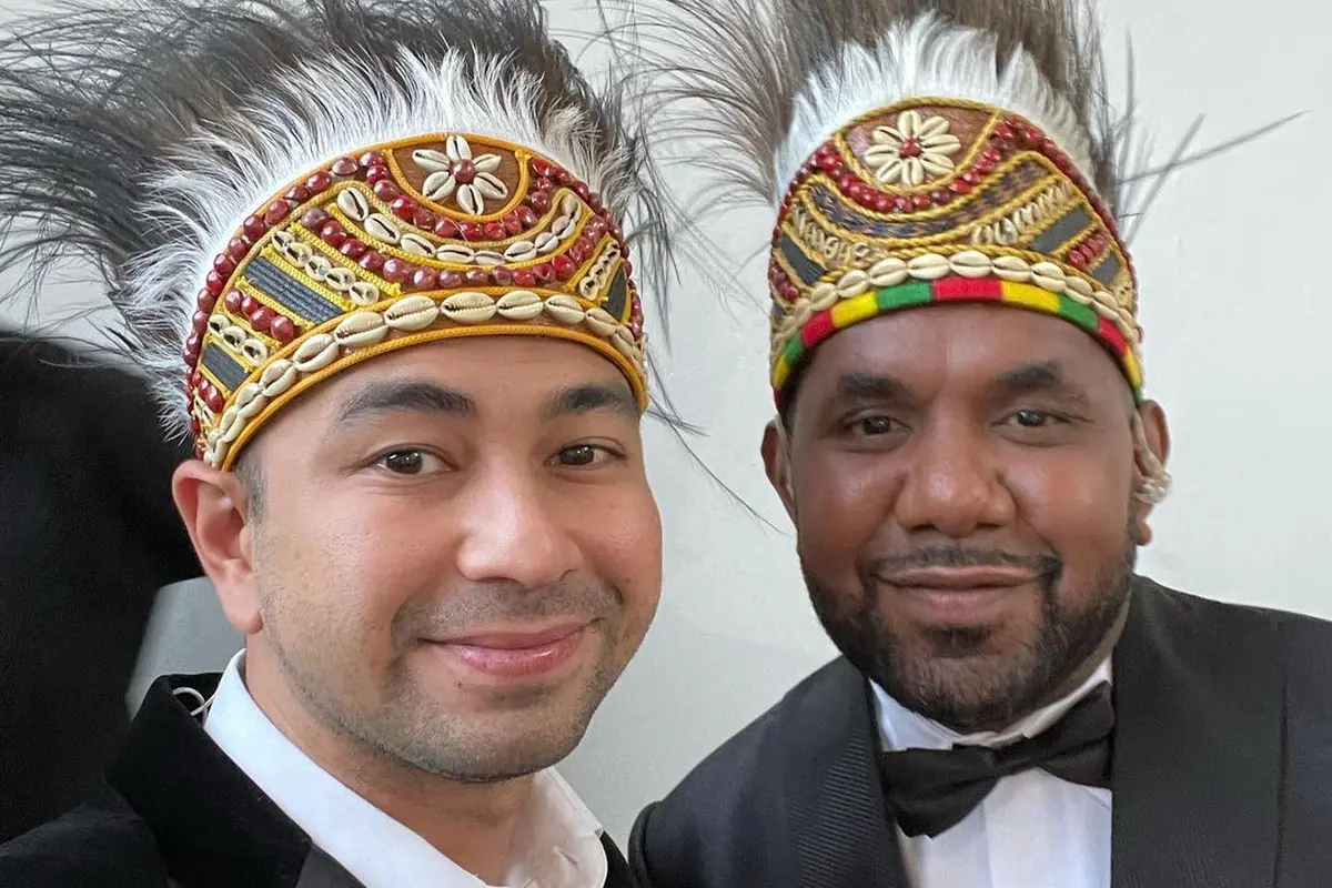 Bersama Pengisi Acara, Ini 7 Potret Raffi Ahmad di Pembukaan PON XX Papua