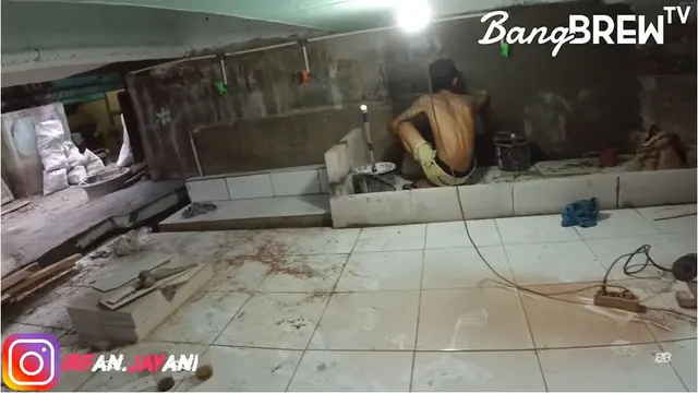 8 Potret Perkampungan di Bawah Jalanan Jakarta, Ada Sekolah hingga Studio Band