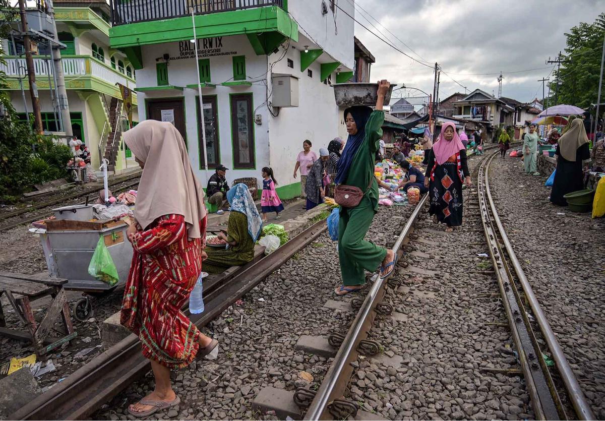 FOTO: Uniknya Pasar Ekstrem Dupak Magersari Yang Sudah berusia Lebih dari Setengah Abad