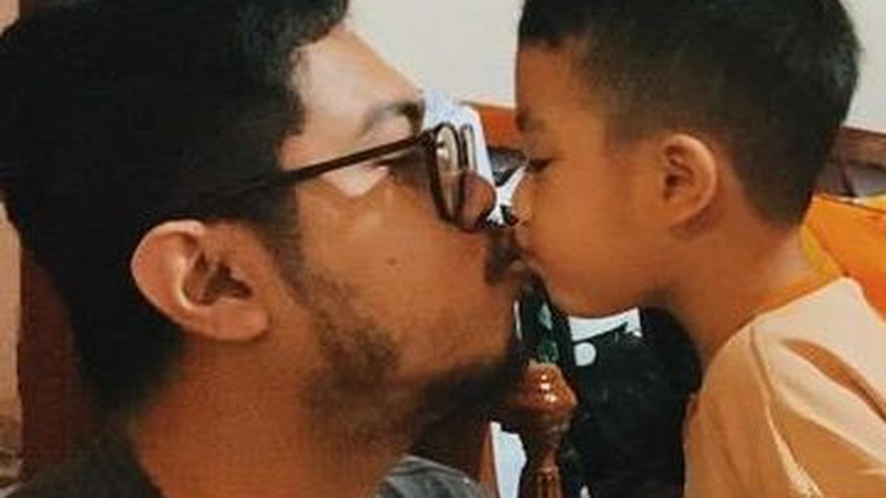 Pihak Sekolah Ungkap Dante Sering Kangen Ayahnya, Ini 10 Potret Kenangan Angger Dimas dan Mendiang Putranya yang Begitu Hangat
