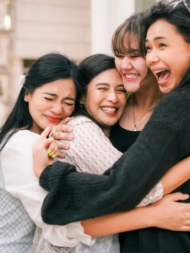 Dian Sastrowardoyo ultah bareng geng AADC (Instagram/titi_kamall)