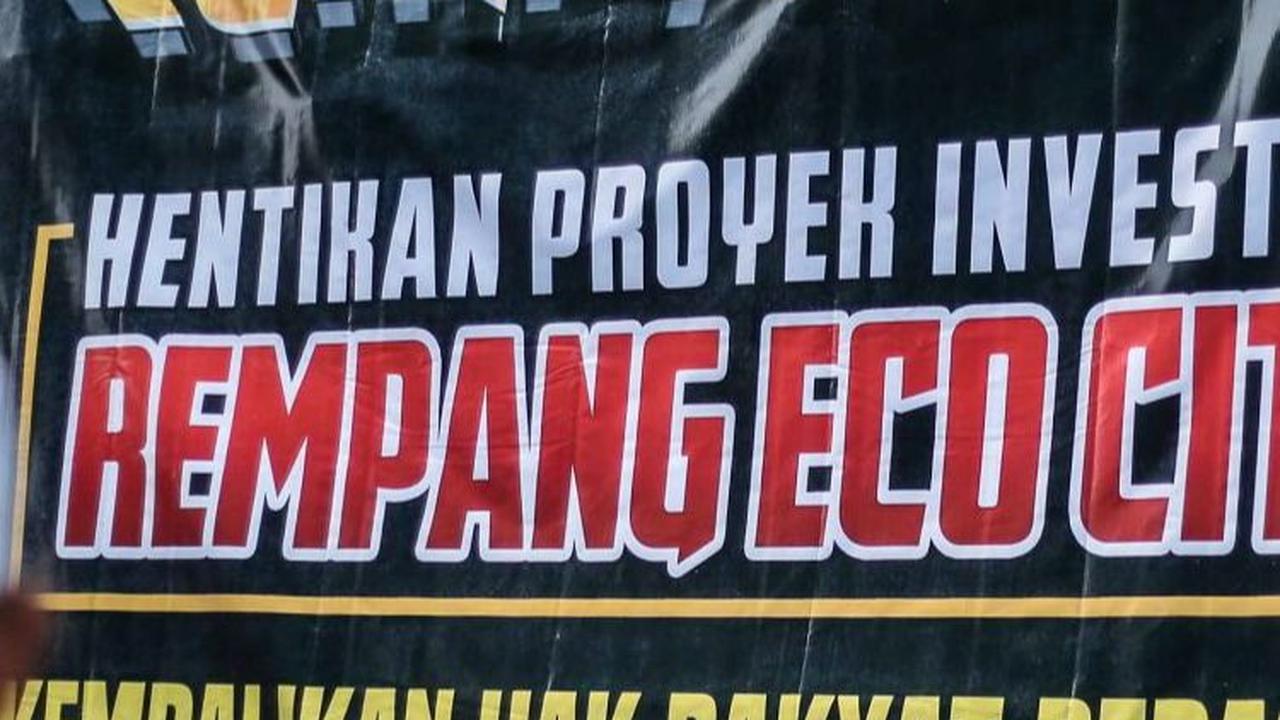 Di antaranya mereka meminta pemerintah supaya mengembalikan hak rakyat.